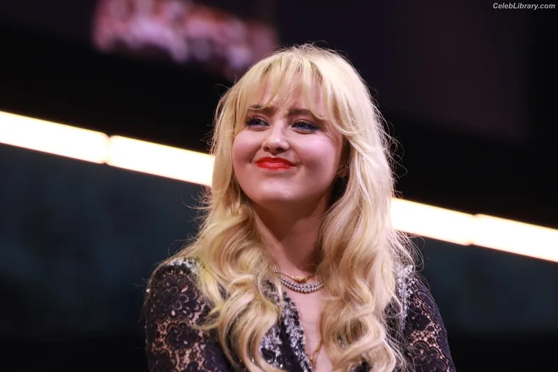 Kathryn Newton photo 4 of 1452