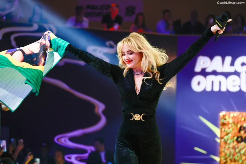 Kathryn Newton photo 8 of 1452
