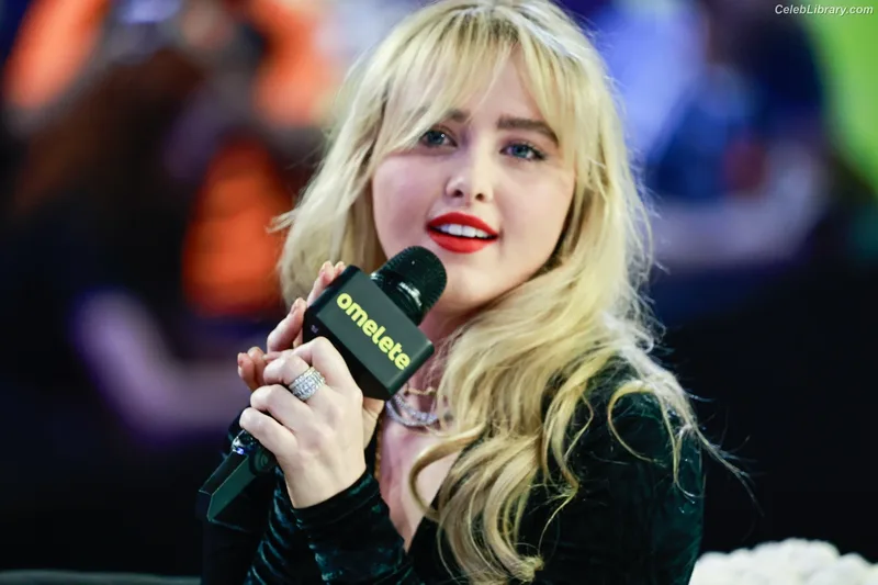Kathryn Newton photo 10 of 1452