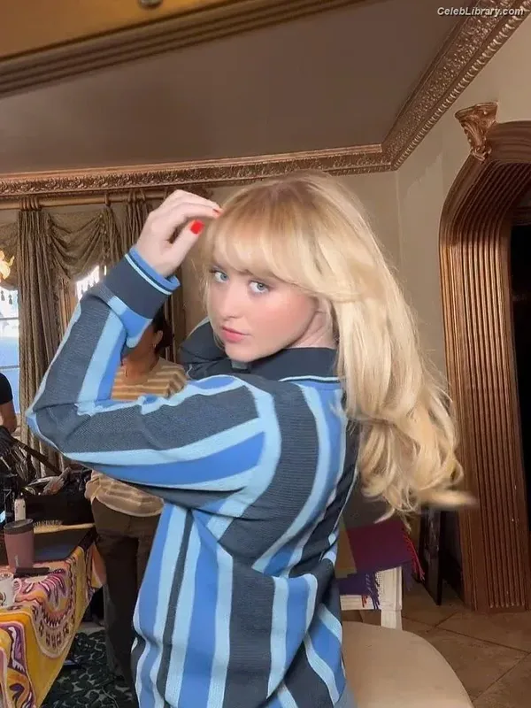 Kathryn Newton photo 22 of 1452