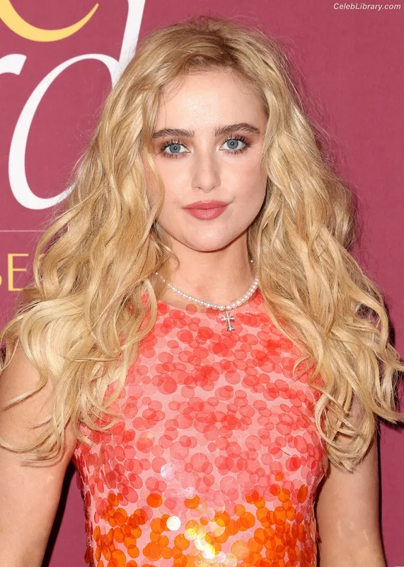 Kathryn Newton photo 4 of 1452