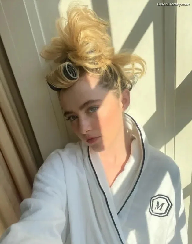 Kathryn Newton photo 23 of 1452
