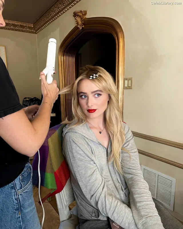 Kathryn Newton photo 13 of 1452