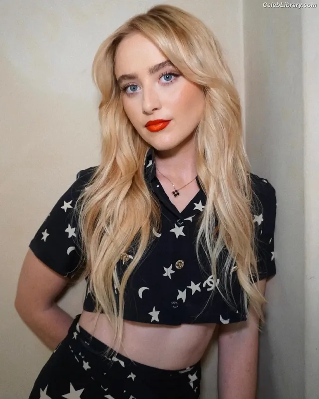 Kathryn Newton photo 15 of 1452