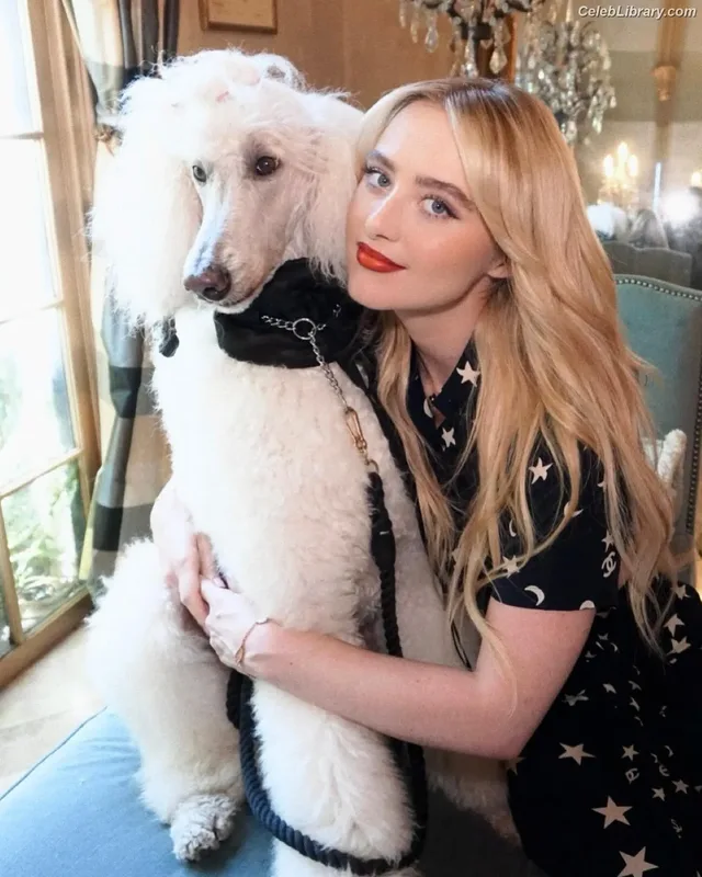 Kathryn Newton photo 16 of 1452