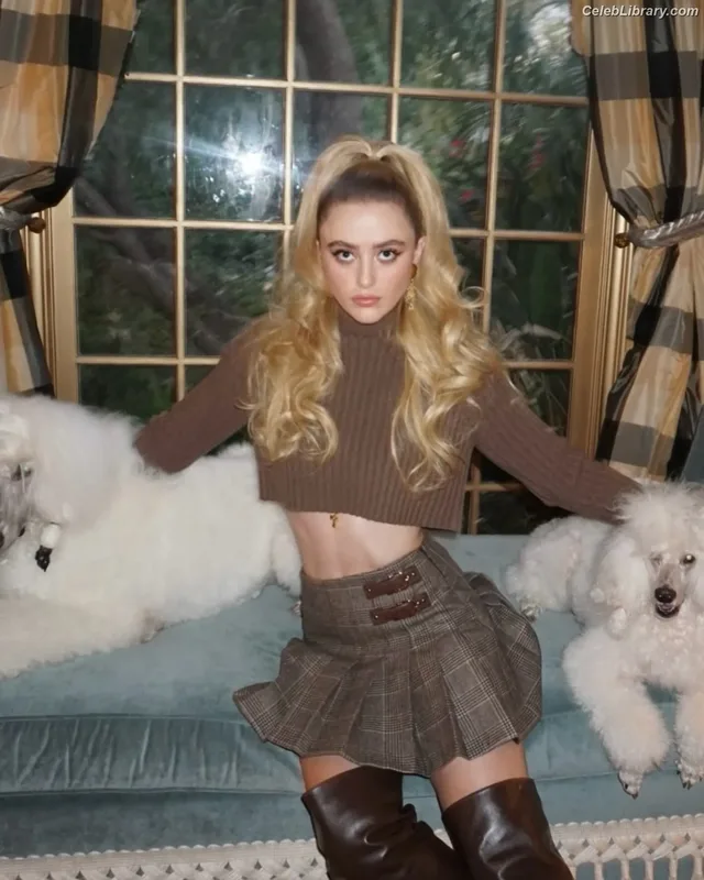 Kathryn Newton photo 3 of 1452
