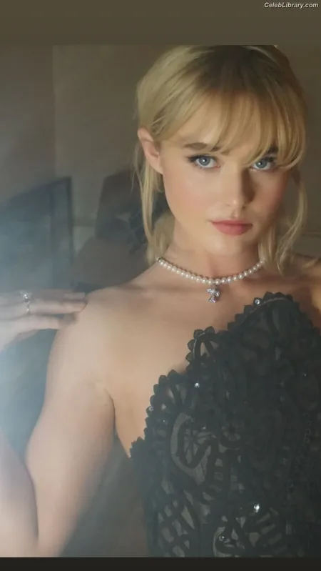 Kathryn Newton photo 12 of 1452