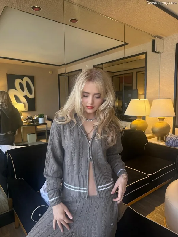 Kathryn Newton photo 22 of 1452