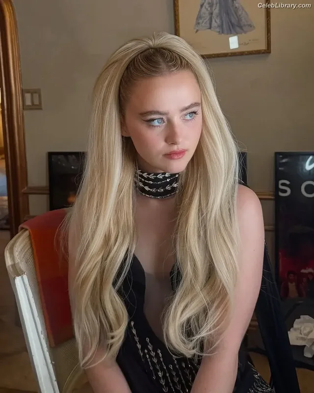 Kathryn Newton photo 13 of 1452