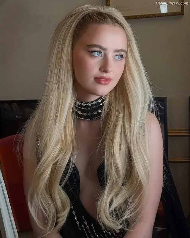 Kathryn Newton photo 15 of 1452
