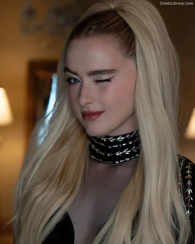 Kathryn Newton photo 1 of 1452