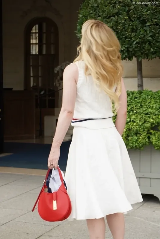 Kathryn Newton photo 24 of 1452