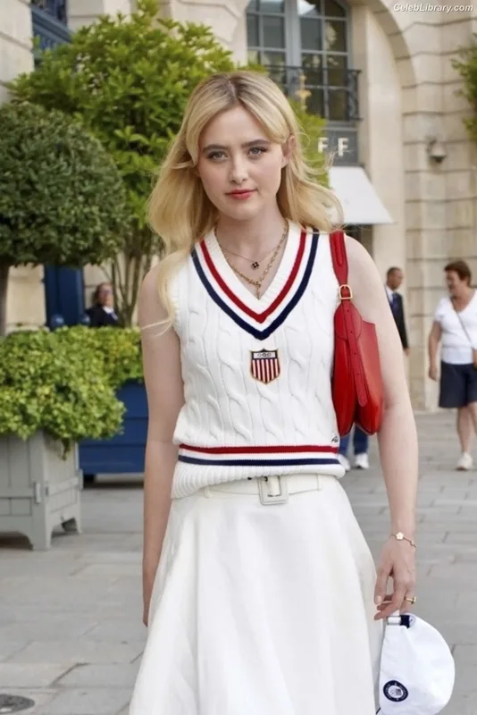 Kathryn Newton photo 5 of 1452