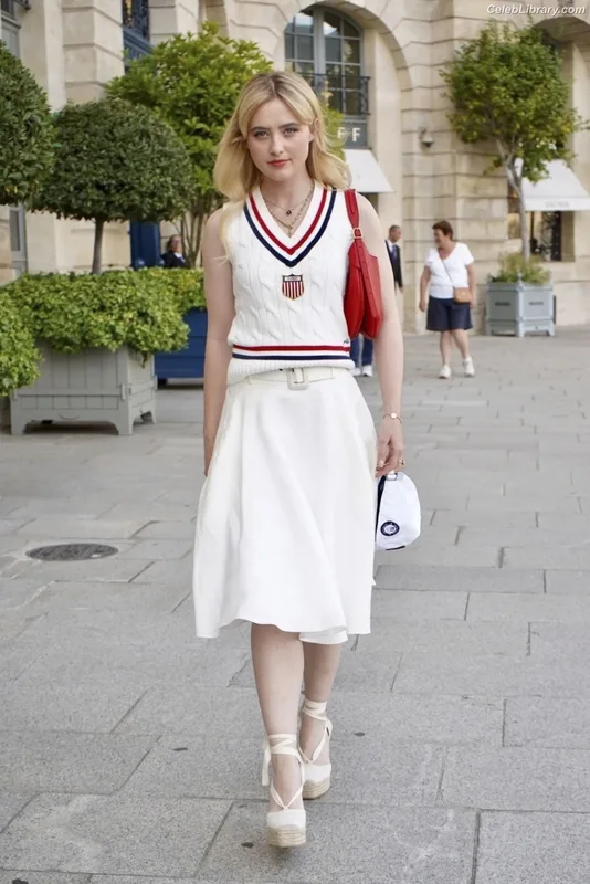 Kathryn Newton photo 6 of 1452
