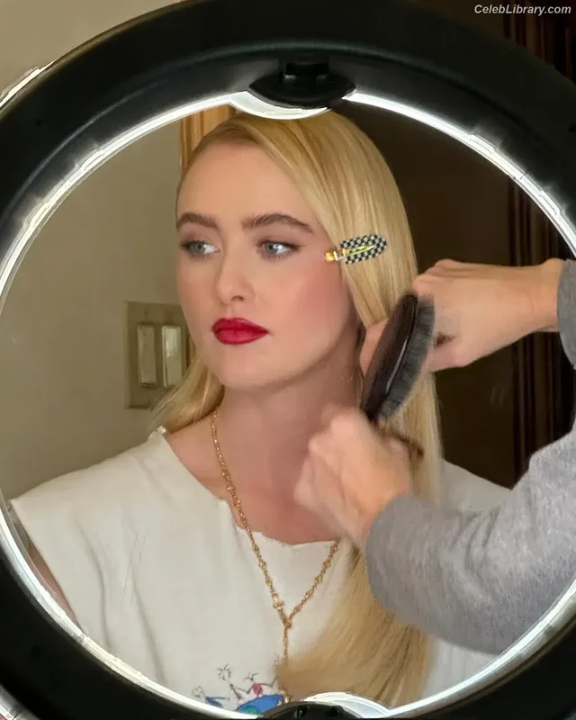 Kathryn Newton photo 7 of 1452