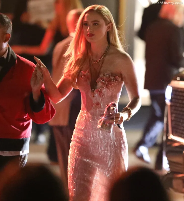 Kathryn Newton photo 13 of 1452