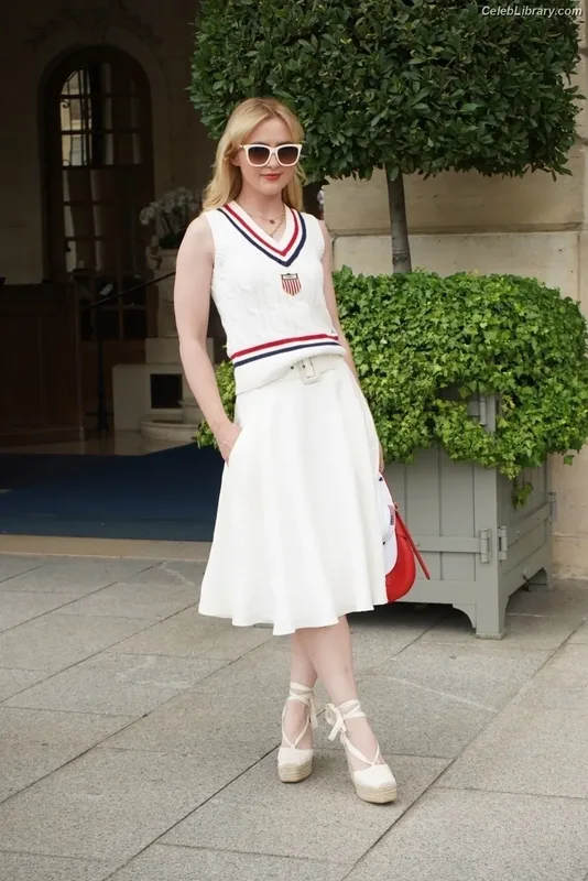 Kathryn Newton photo 19 of 1452