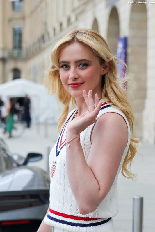 Kathryn Newton photo 22 of 1452