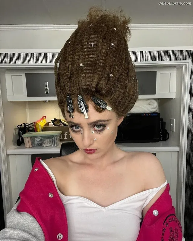 Kathryn Newton photo 7 of 1452