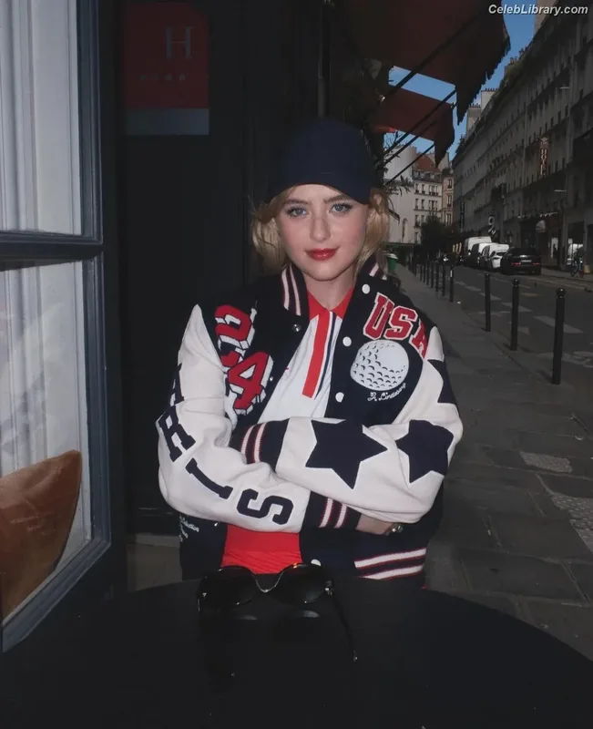 Kathryn Newton photo 8 of 1452