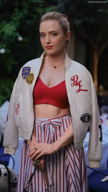 Kathryn Newton photo 9 of 1452