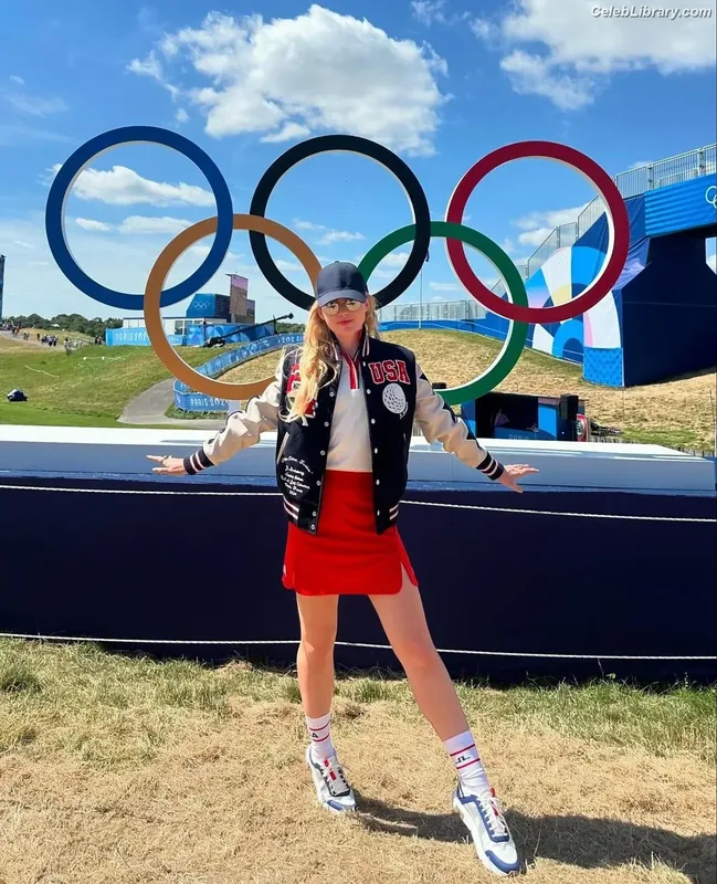 Kathryn Newton photo 10 of 1452
