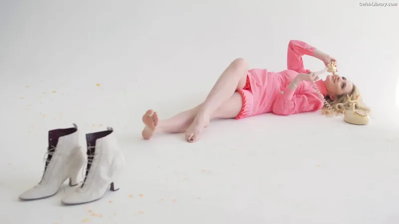 Kathryn Newton photo 8 of 1452