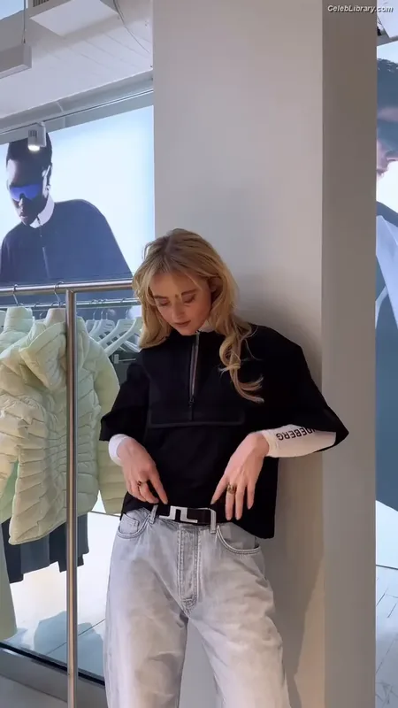 Kathryn Newton photo 20 of 1452