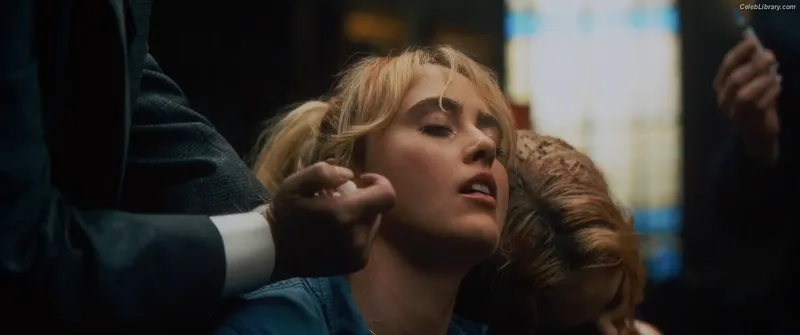 Kathryn Newton photo 13 of 1452