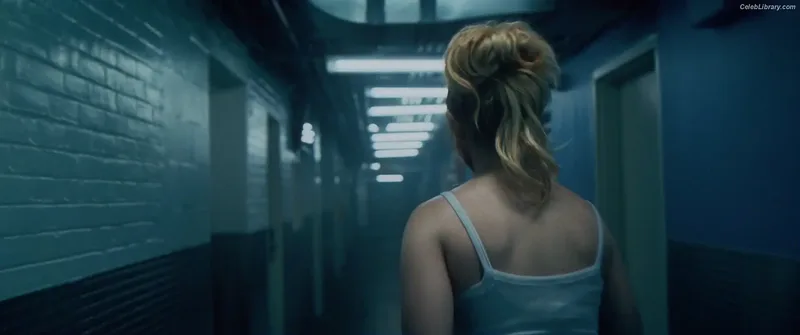 Kathryn Newton photo 12 of 1452