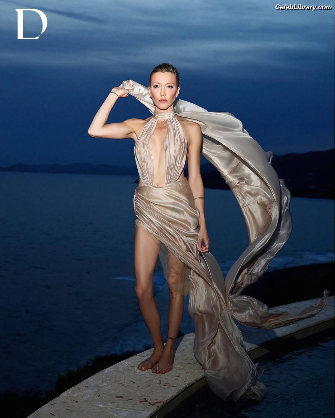 Katie Cassidy photo 10 of 250