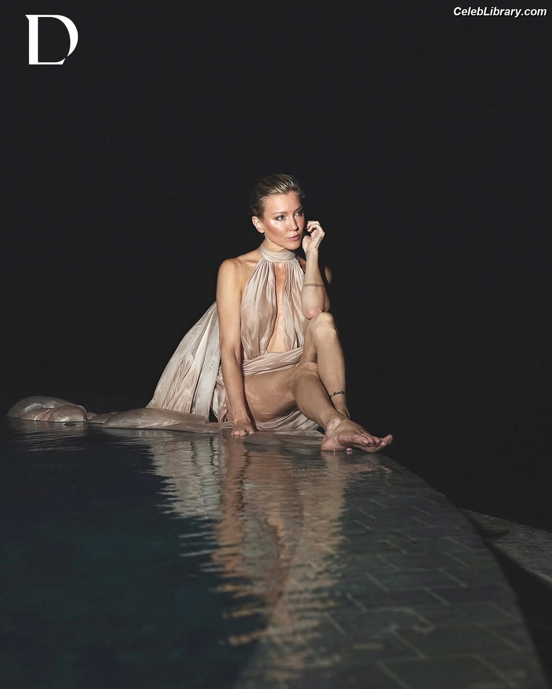 Katie Cassidy photo 14 of 250
