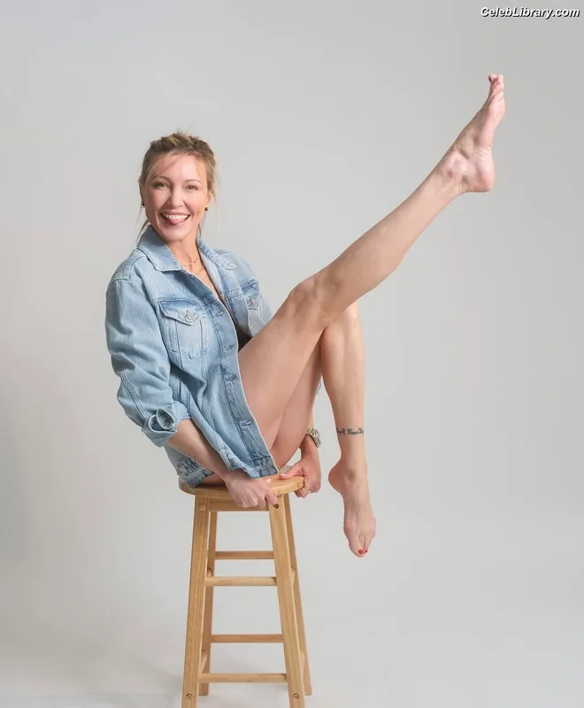 Katie Cassidy photo 24 of 250