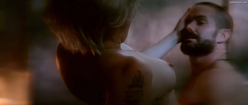 Katie Cassidy photo 8 of 250