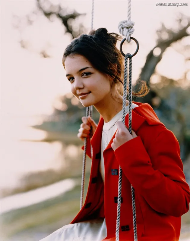 Katie Holmes photo 13 of 149