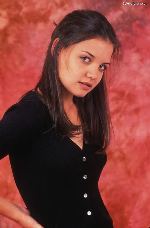 Katie Holmes photo 10 of 149