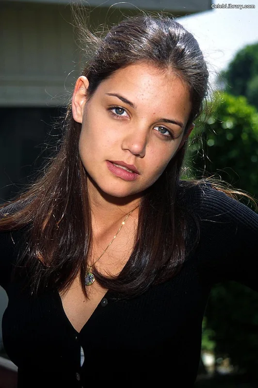 Katie Holmes photo 11 of 149