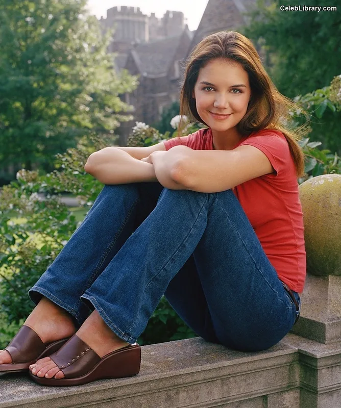 Katie Holmes photo 19 of 149