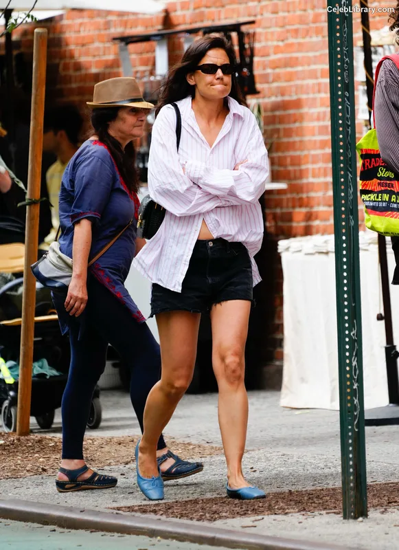 Katie Holmes photo 24 of 149
