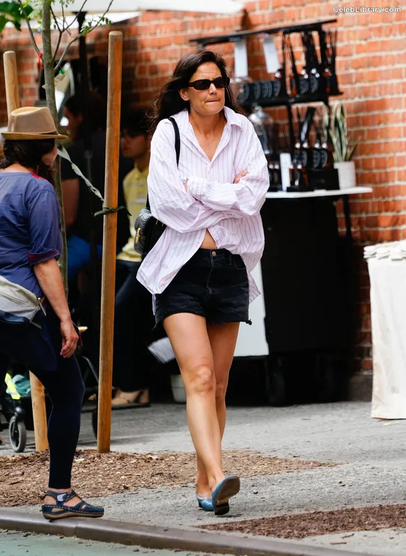 Katie Holmes photo 2 of 149