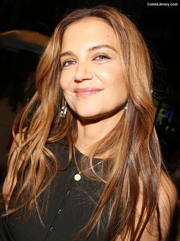 Katie Holmes photo 19 of 149