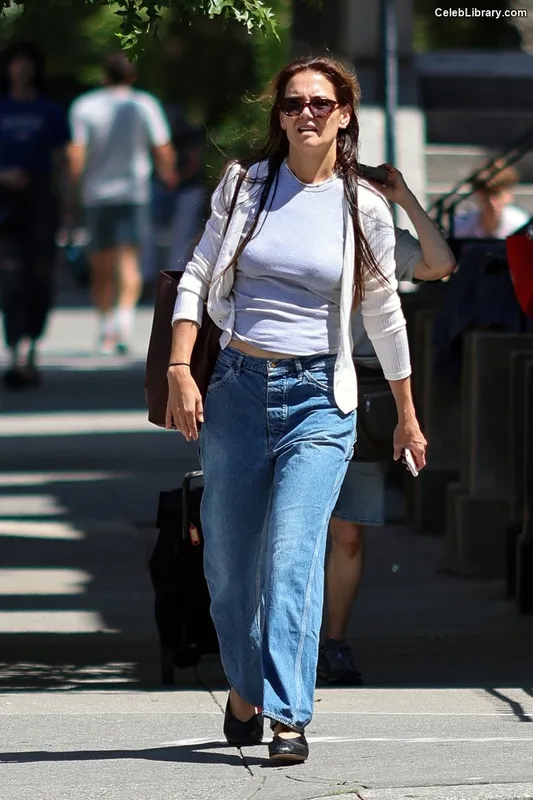 Katie Holmes photo 21 of 149