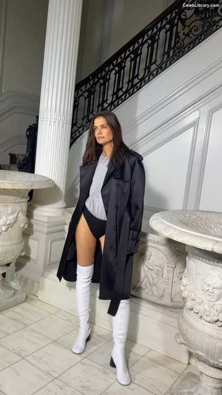 Katie Holmes photo 22 of 149