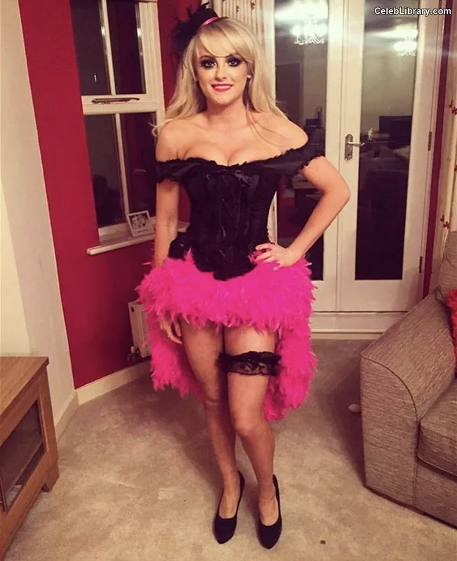 Katie McGlynn photo 3 of 61