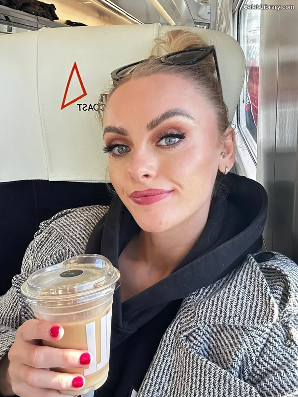 Katie McGlynn photo 18 of 61