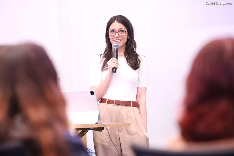 Katie Nolan photo 1 of 60