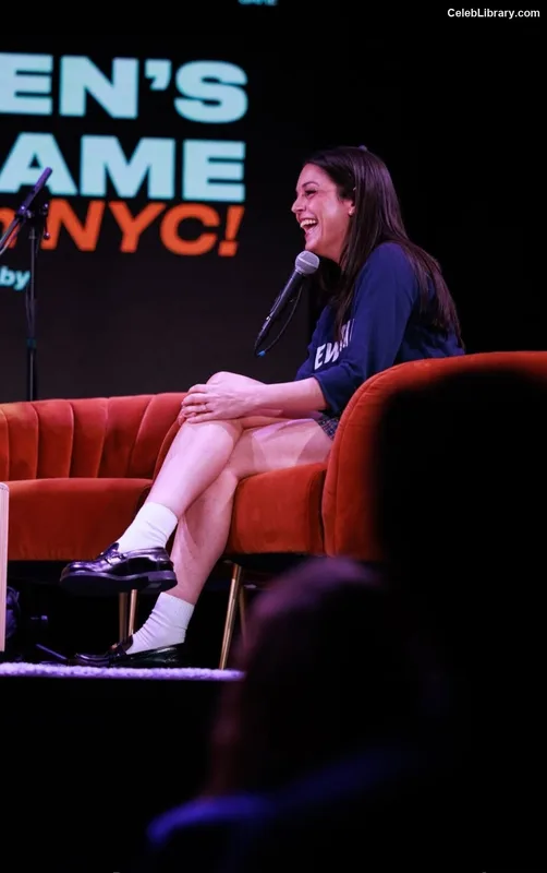 Katie Nolan photo 16 of 60