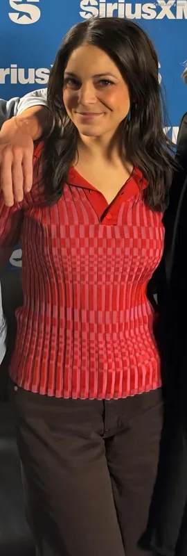 Katie Nolan photo 3 of 60