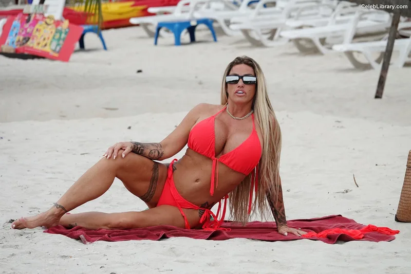 Katie Price photo 21 of 325