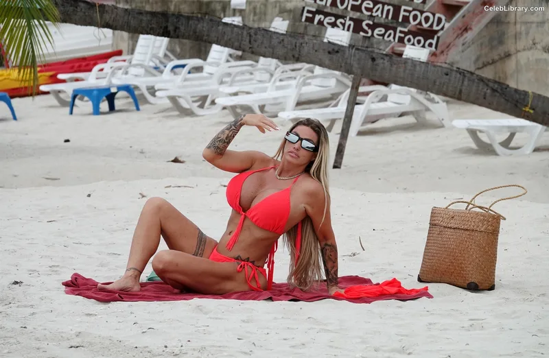 Katie Price photo 23 of 325